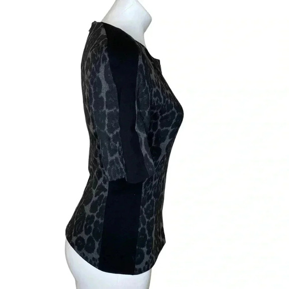 W118 Walter Baker animal print cheetah mobwife black and grey zip up blouse top - Picture 3 of 5